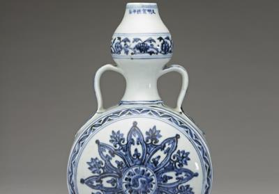 图片[2]-Gourd-shaped flask with paired belt-shaped handles and patterns decoration in underglaze blue, Ming dynasty, Xuande reign (1426-1435)-China Archive